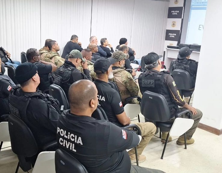 Polícia faz ação em Salvador para prender trio suspeito de matar adolescente