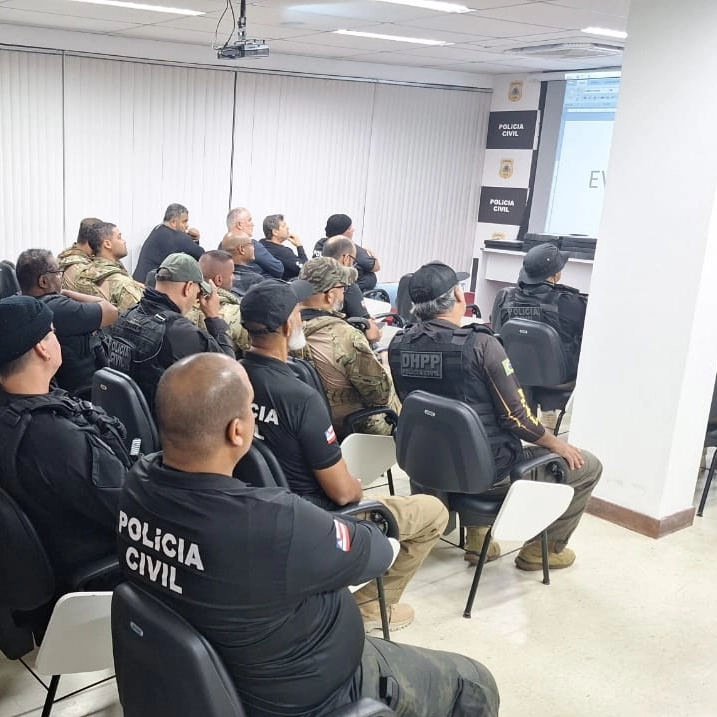 Polícia faz ação em Salvador para prender trio suspeito de matar adolescente