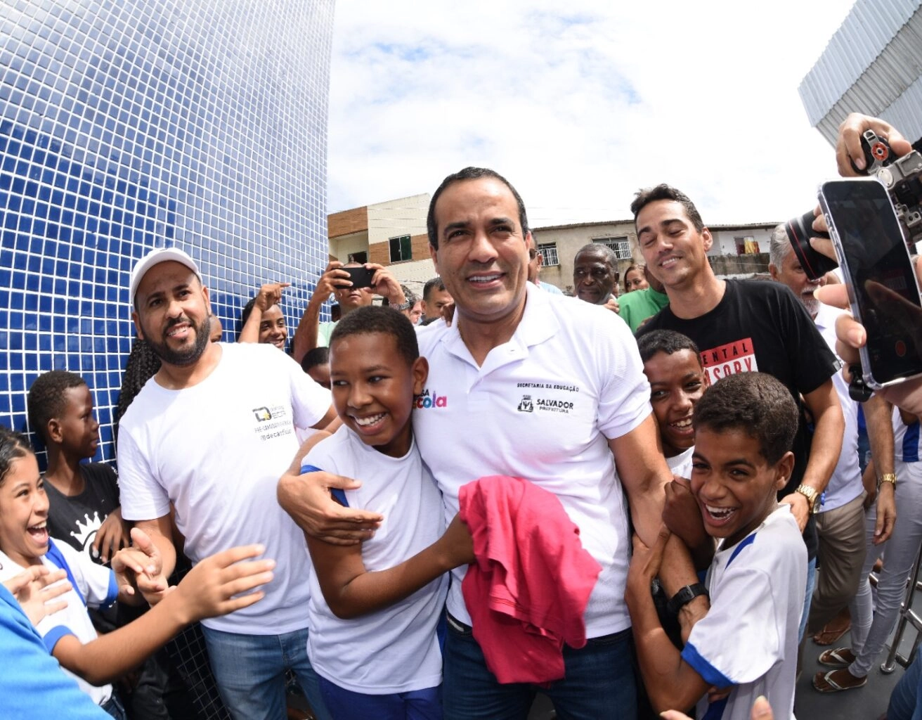 Escola com capacidade para mais de 2 mil alunos é entregue em Salvador: ' maior escola que a Prefeitura já construiu'