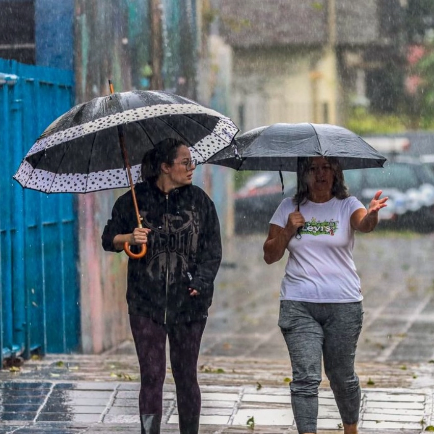 Inmet: Região Sul tem cinco alertas para temporais nesta segunda-feira