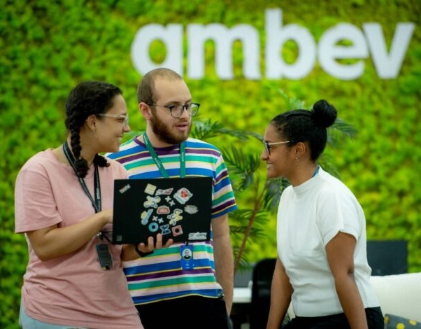 Ambev abre inscrições para programas de trainee e estágio