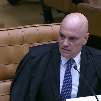 Alexandre de Moraes diz que pedidos ao TSE foram documentados e que seria 'esquizofrênico' se auto-oficiar