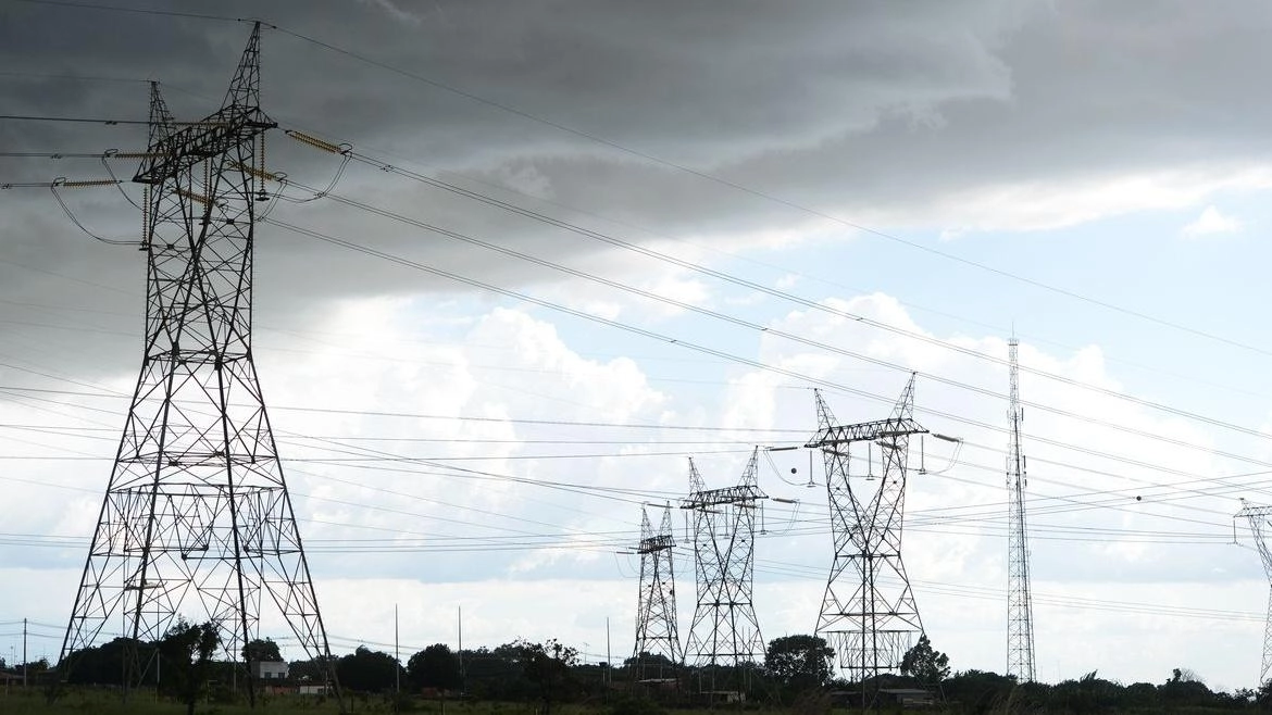 Energia volta em parte de Salvador e cidades do interior do estado