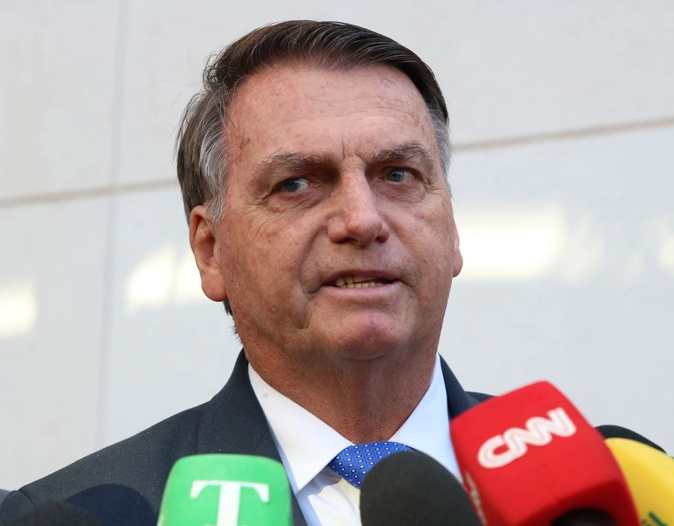 Cid diz que Bolsonaro se reuniu com cúpula militar para discutir plano de golpe