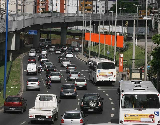 Mulher sofre mal súbito e morre durante caminhada na Av. Bonocô