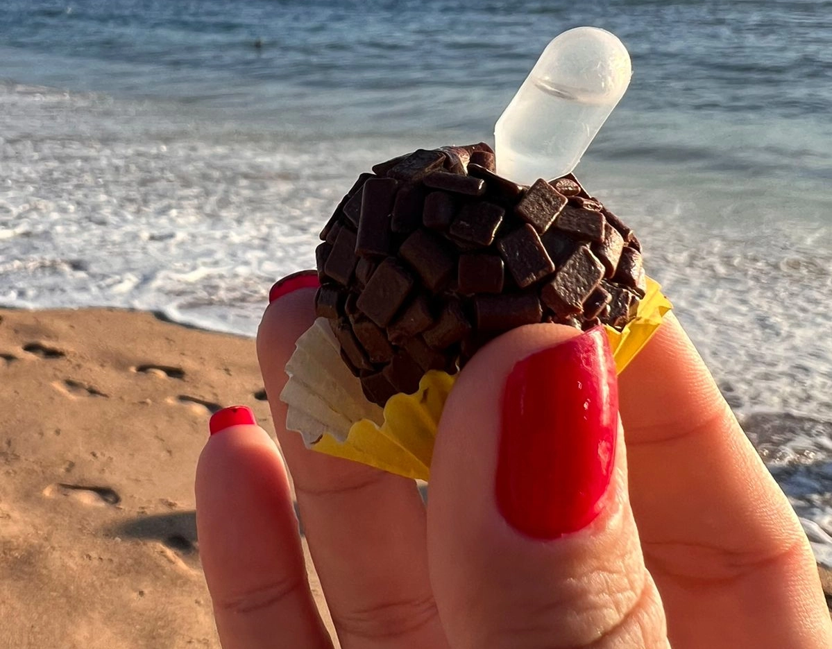 Verão Salvador: Doce de Vodka e cachaça são sensação na praia de Itapuã