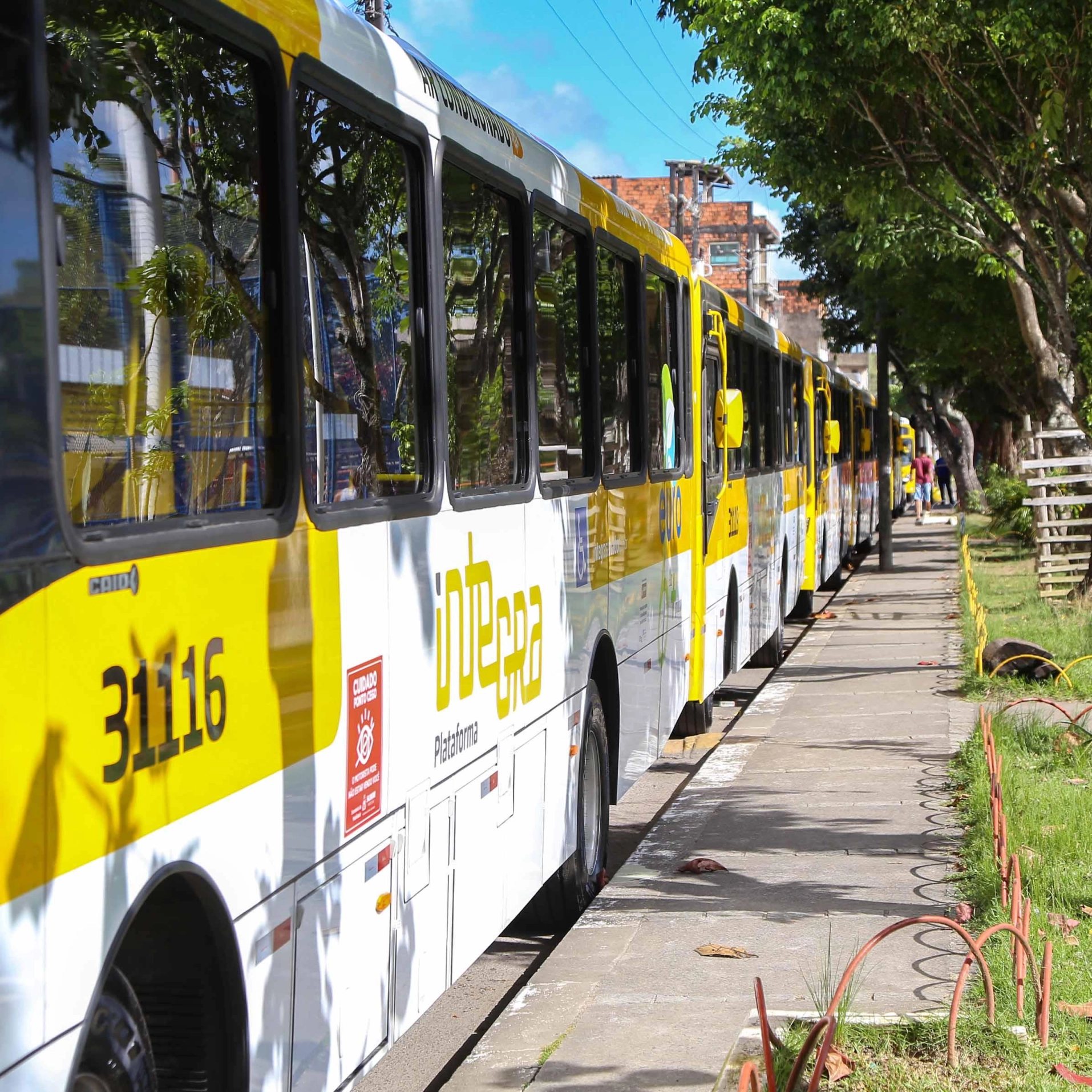 Assembleia de rodoviários atrasa saída de ônibus na manhã desta quinta em Salvador