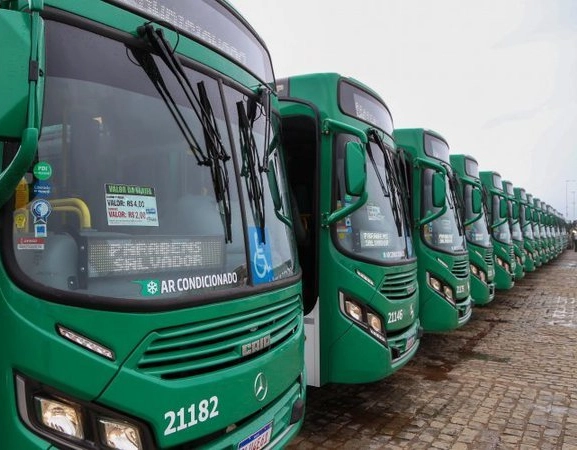 Rodoviários vão atrasar saída dos veículos da garagem nesta quinta-feira