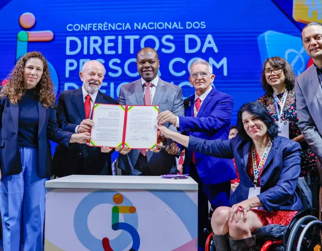 Governo federal cria sistema de emissão de carteira nacional da pessoa com TEA