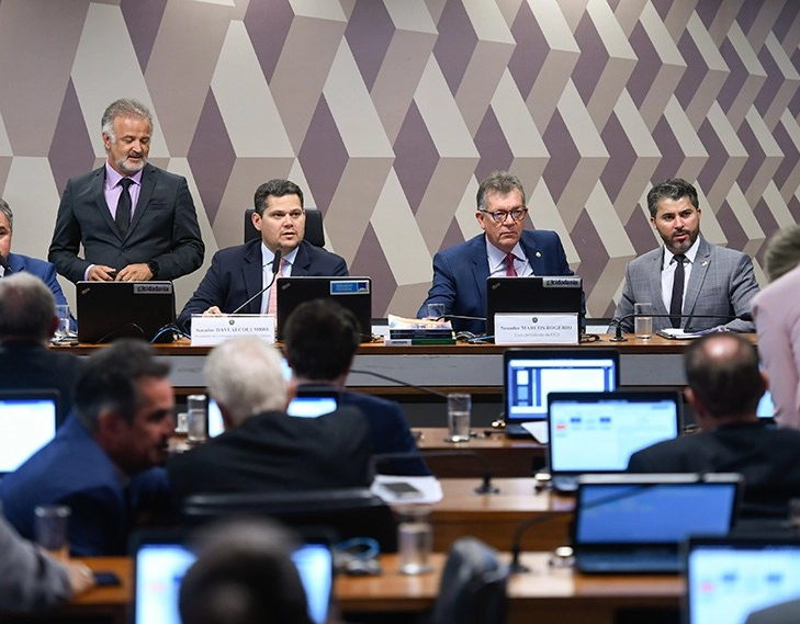 Fim da reeleição será tema de cinco audiências no Senado