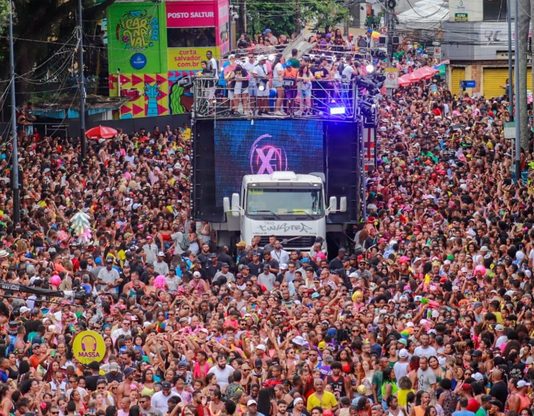 R$ 2 milhões para Léo Santana e R$ 520 mil para "Oh Polêmico": veja quanto a Prefeitura de Salvador vai pagar por shows no Carnaval