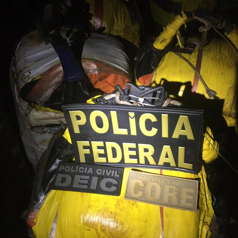 Embarcação com mais de uma tonelada de cocaína é apreendida na Bahia