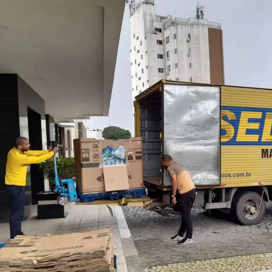 Correios suspendem recebimento de roupas doadas ao Rio Grande do Sul