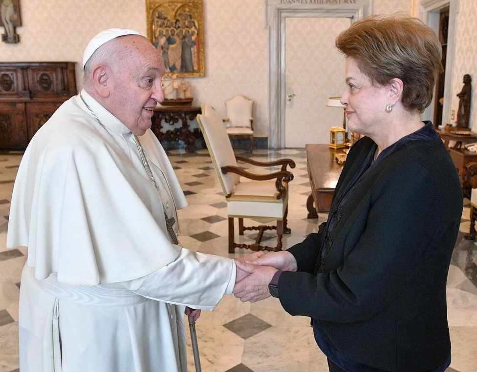 Papa Francisco recebe Dilma Roussef no Vaticano; veja