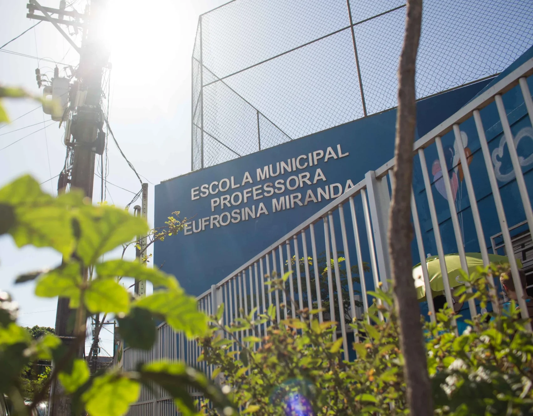 Chuva forte em Salvador deixa milhares de alunos sem aula