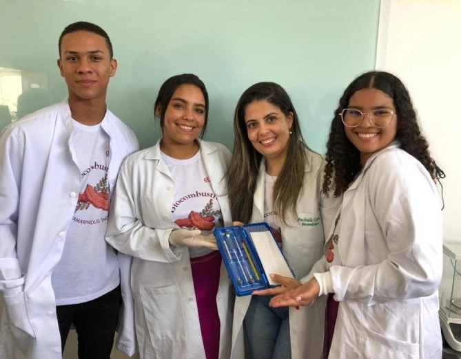 Estudantes baianos desenvolvem biocombustível a partir do tamarindo