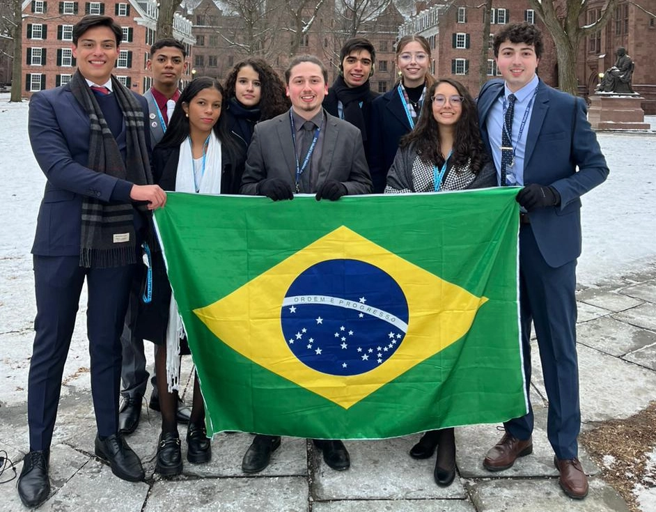 Estudantes de escolas estaduais participam de simulações de conferências da ONU, nos EUA