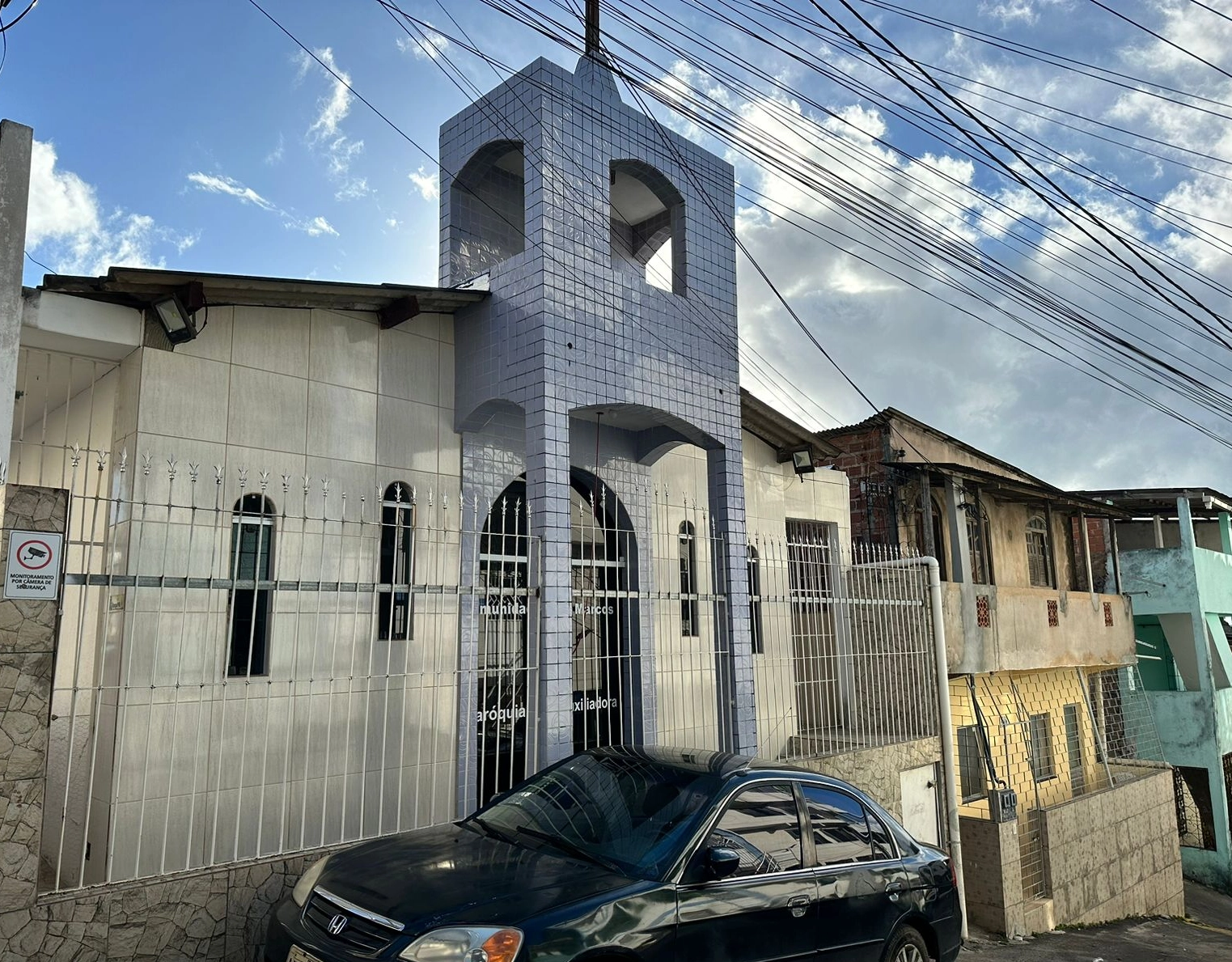 Ladrão invade igreja e rouba fiéis em São Marcos