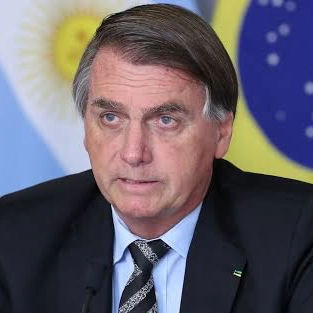 Bolsonaro vai passar por nova cirurgia em São Paulo