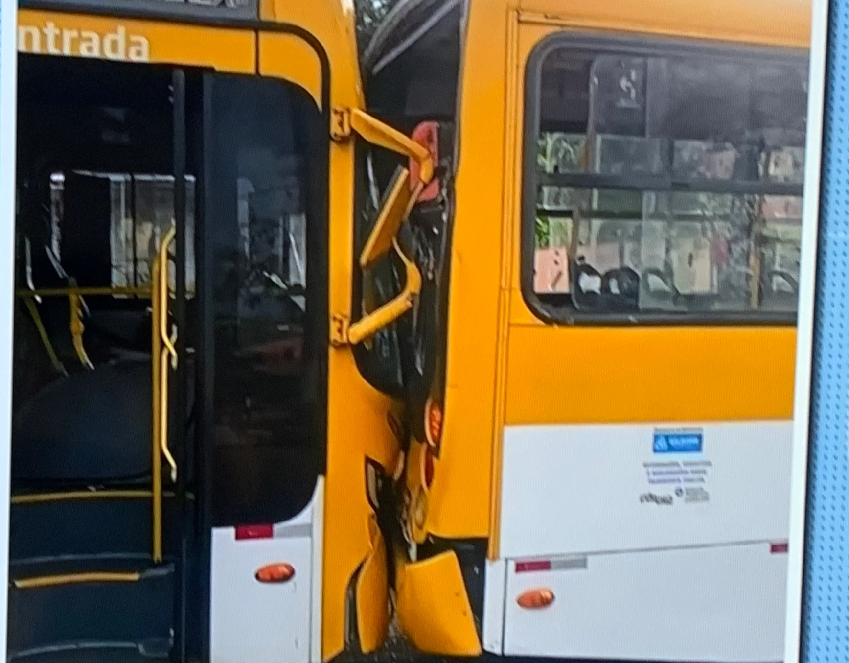 Batida entre três ônibus deixa ao menos 20 pessoas feridas na Suburbana