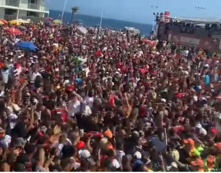 Festa do Vitória começa com Oh Polêmico na Barra; Leo Santana e Ivete serão atrações