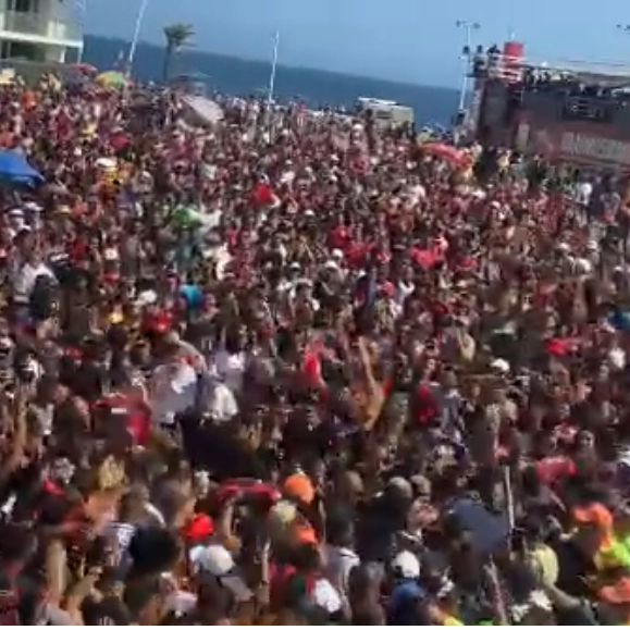 Festa do Vitória começa com Oh Polêmico na Barra; Leo Santana e Ivete serão atrações