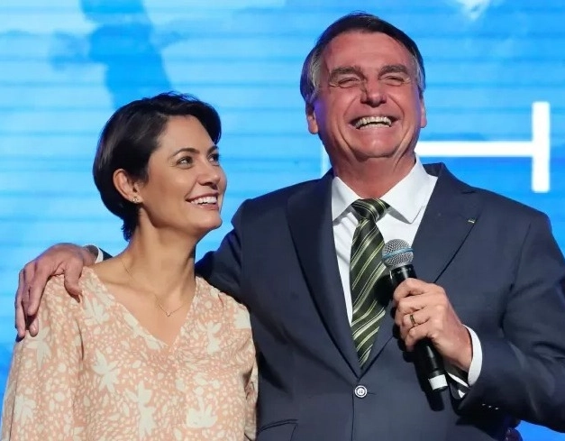 Jair e Michelle Bolsonaro devem vir à Bahia no início de março, diz João Roma