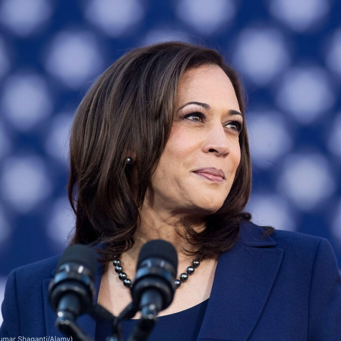 Com crise de Biden, Kamala Harris cresce em pesquisas e se torna opção mais viável contra Trump