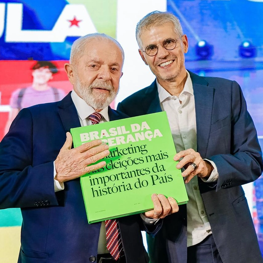 Com presença de Lula e ministros, Sidônio Palmeira lança livro em Brasília