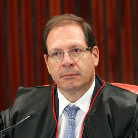 Relator no CNJ vota por abrir investigação contra ex-juíza da Lava-Jato e adia análise contra Moro