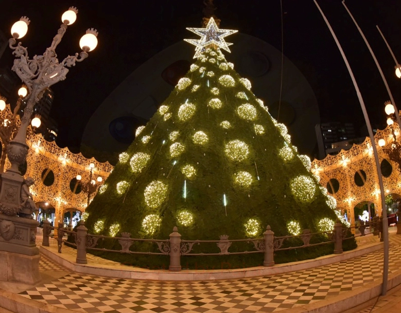 Tradicional festa de Natal sairá do Campo Grande, mas Bruno Reis garante "decoração"