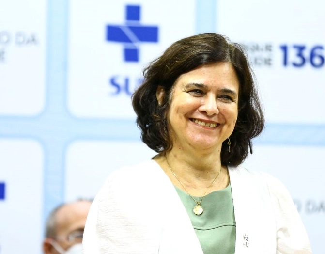 Ministra da Saúde suspende nota técnica sobre aborto após críticas; entenda