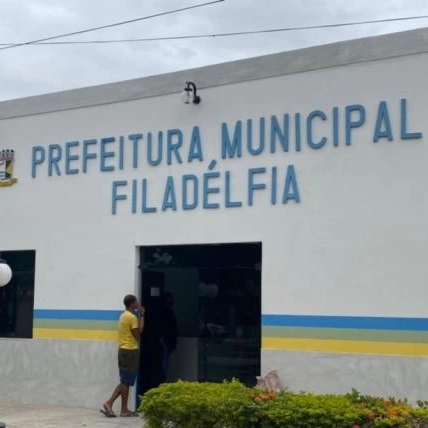 Gestão acusada de contratar filha do prefeito por R$ 600 mil se explica