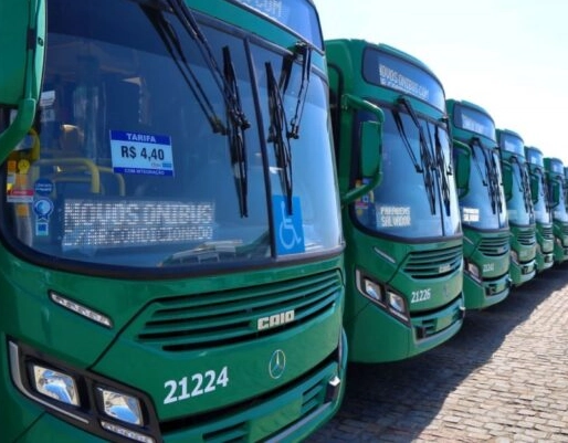 Rodoviários vão atrasar saída dos ônibus na terça-feira