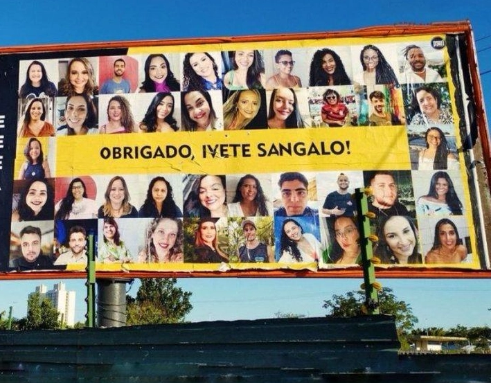 Ivete Sangalo ganha outdoor na Av. Paralela de fãs