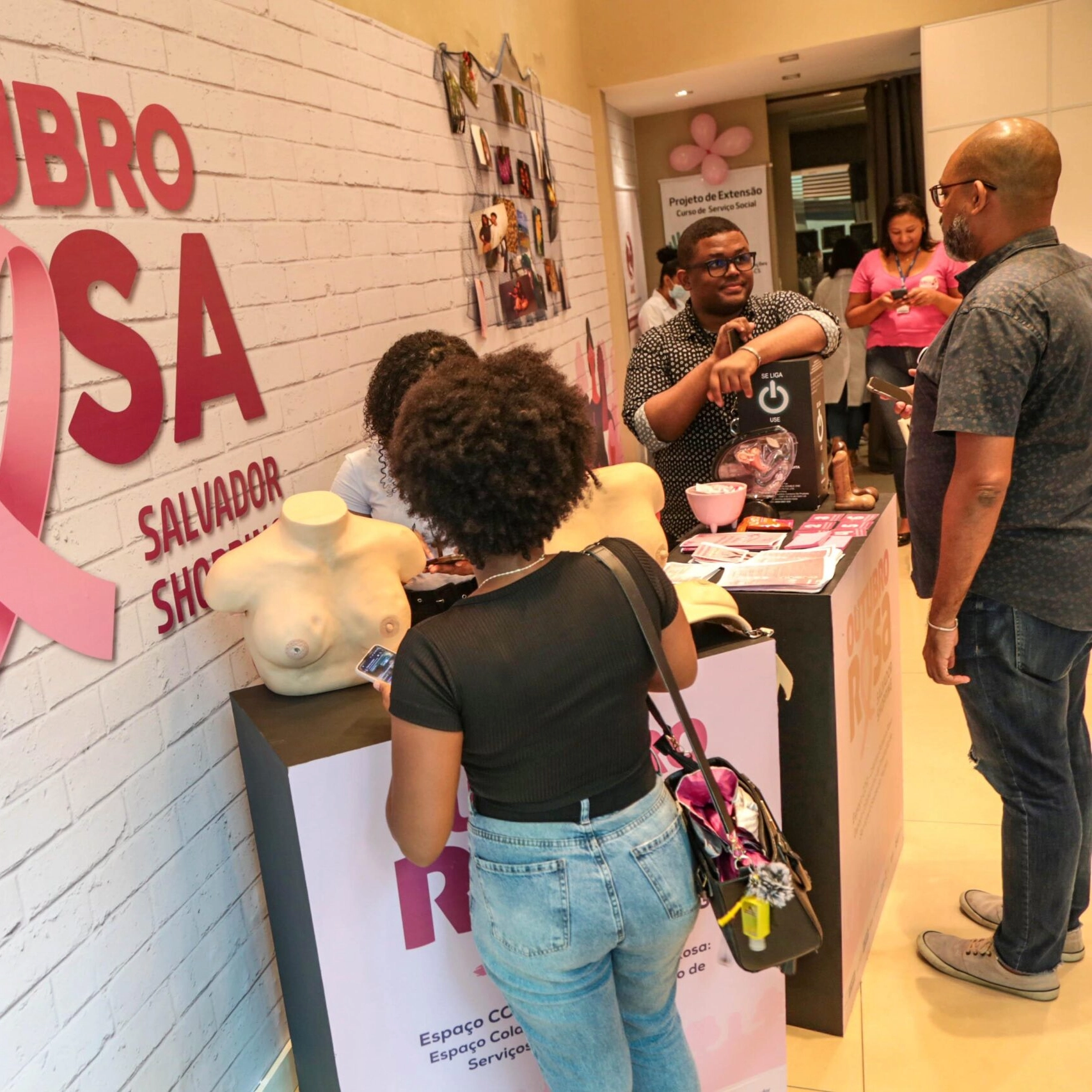 Shoppings de Salvador recebem ações do Outubro Rosa