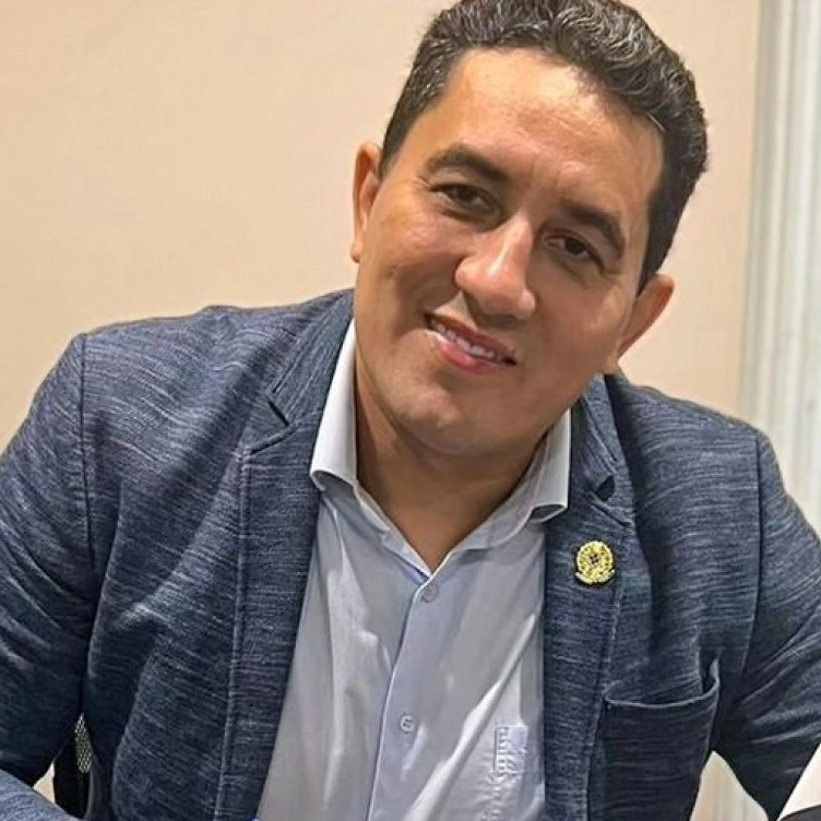 PF prende prefeito suspeito de corrupção