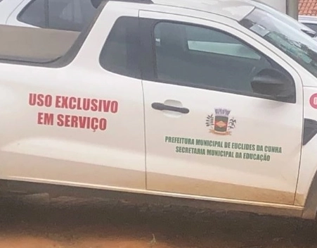 Prefeitura de Euclides da Cunha exonera supervisor suspeito de agredir garis; ele se vestiu de Noel em festa da cidade