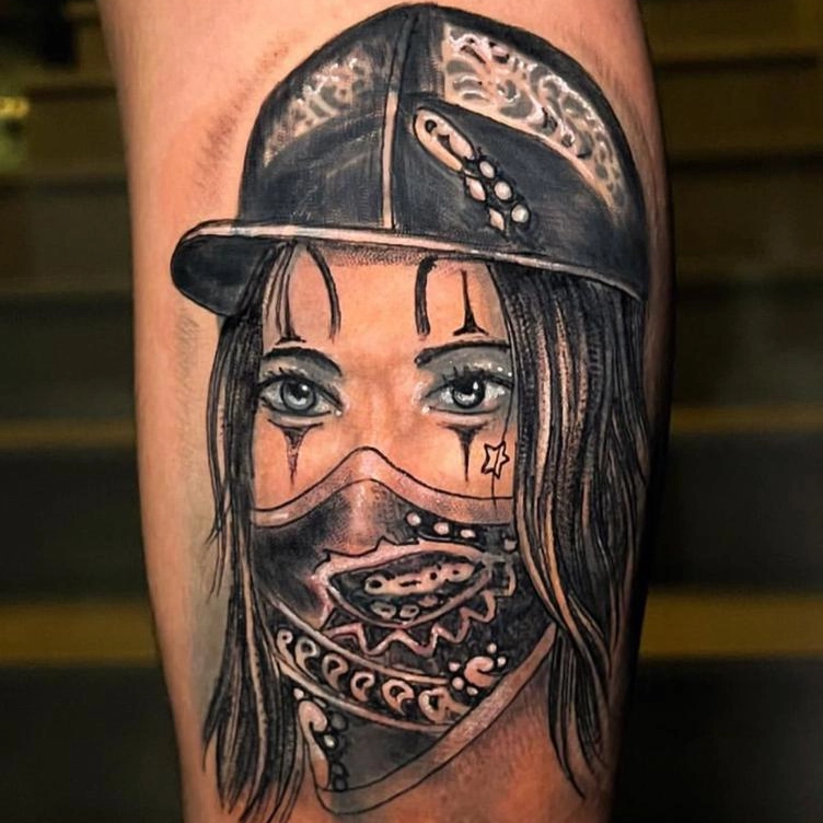 MC Guimê cobre tatuagem feita para Lexa