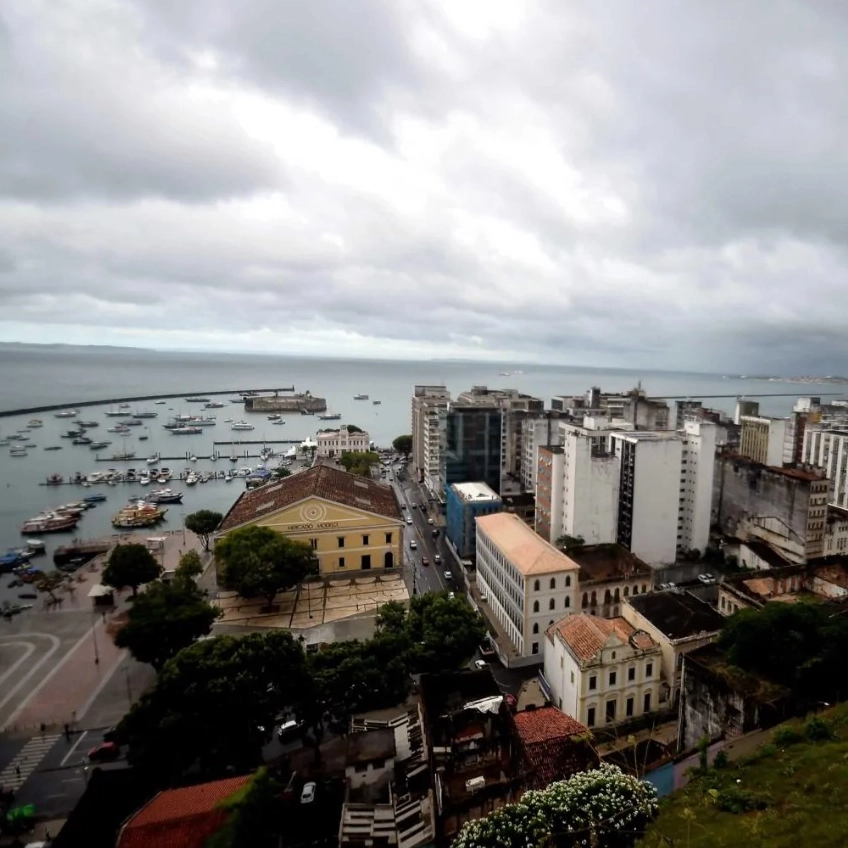 Nuvens e pouca chuva: confira a previsão do tempo para o fim de semana em Salvador