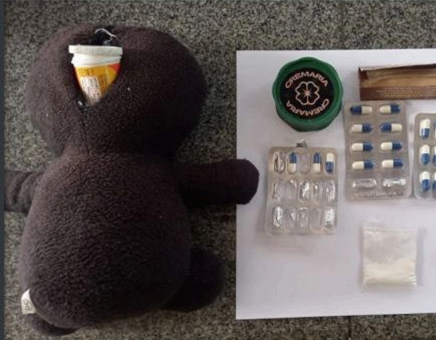 Polícia Federal encontra cocaína dentro de urso de pelúcia em estrada baiana