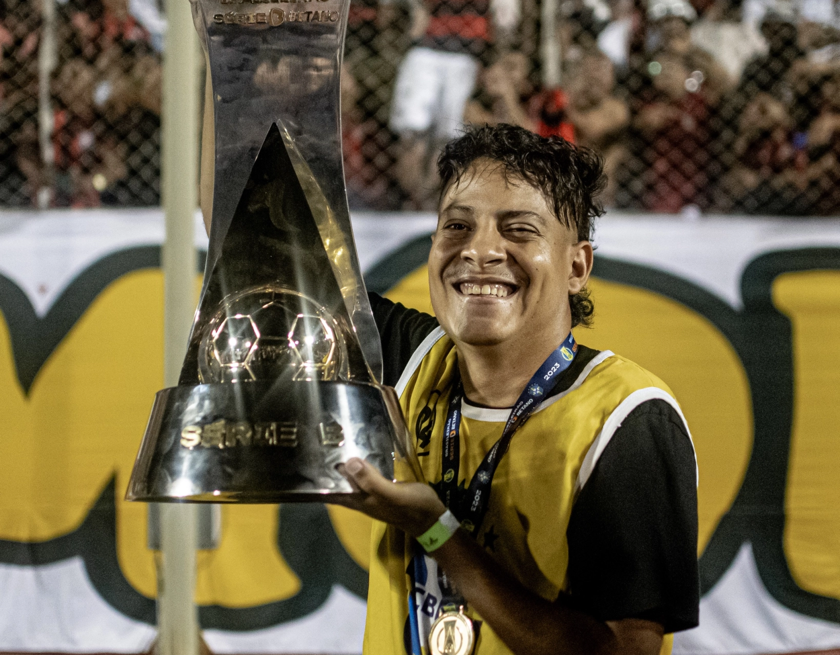 Fotógrafo do Vitória é alvo de ataques racista em jogo contra Chapecoense