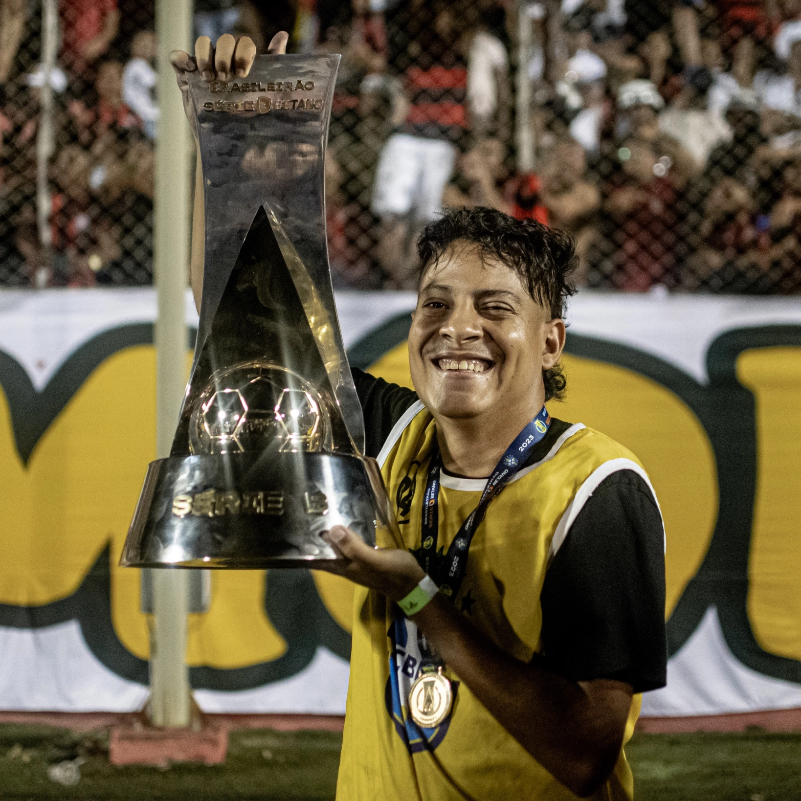 Fotógrafo do Vitória é alvo de ataques racista em jogo contra Chapecoense