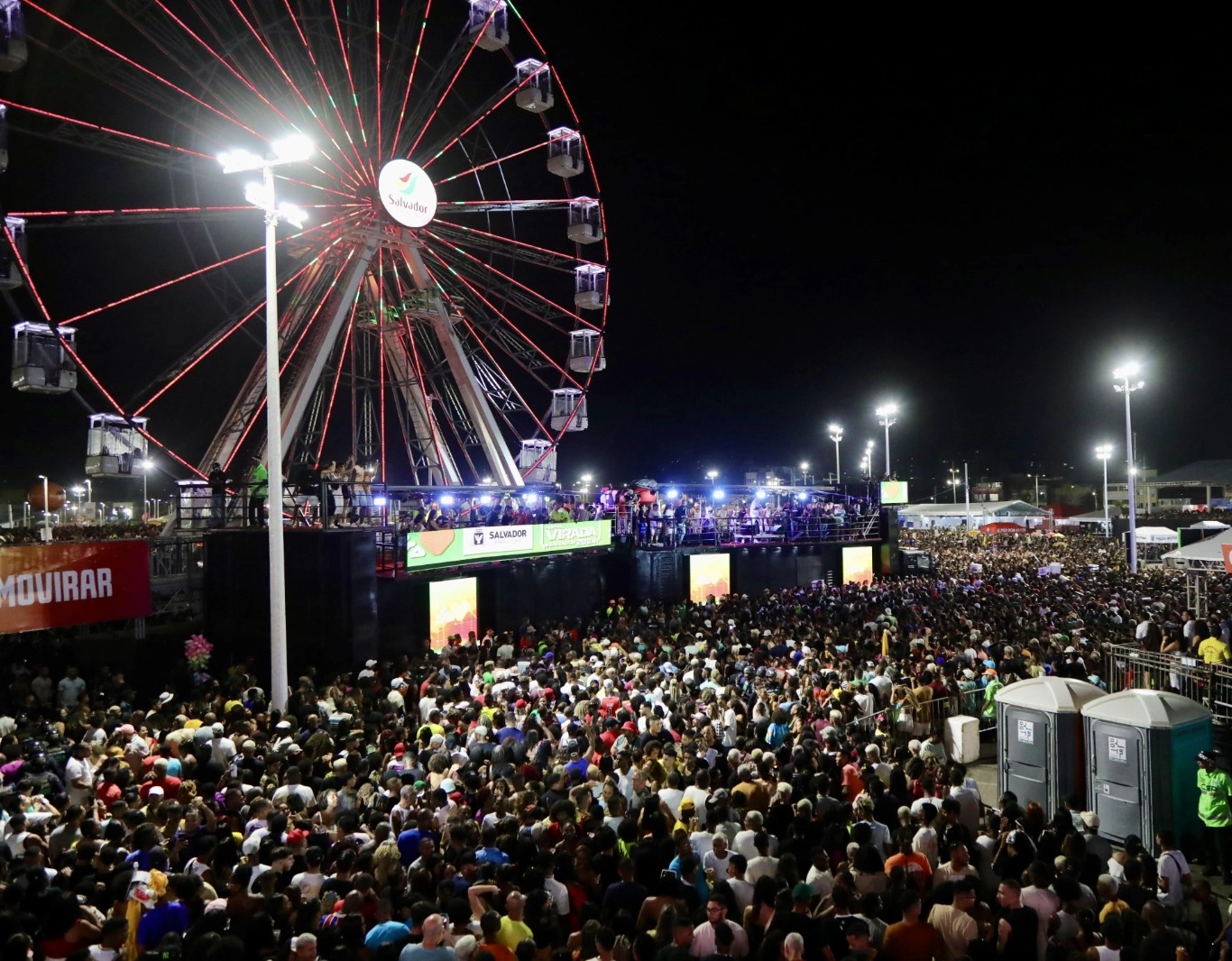 Mais de 300 mil pessoas participaram da segunda noite do Festival Virada Salvador, diz prefeitura