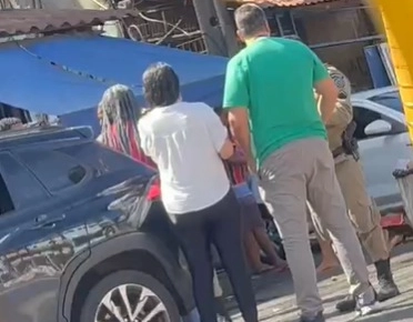 Abordada por PMs, deputada da base de Jerônimo reclama: ‘Violenta e inadequada’; vídeo mostra tudo