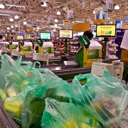 Volta das sacolas gratuitas nos mercados de Salvador começa a valer dia 14, confirma Muniz