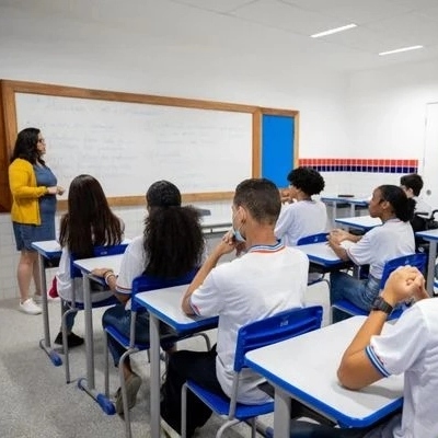 Lei que estabelece meia entrada para profissionais de educação entra em vigor na Bahia