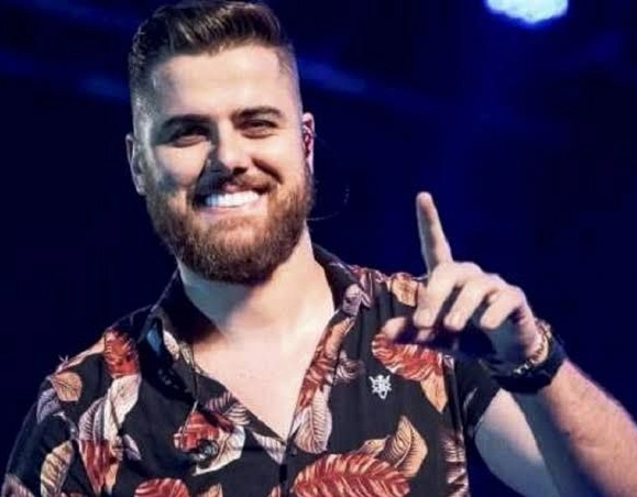 Sertanejo Zé Neto sofre grave acidente de carro