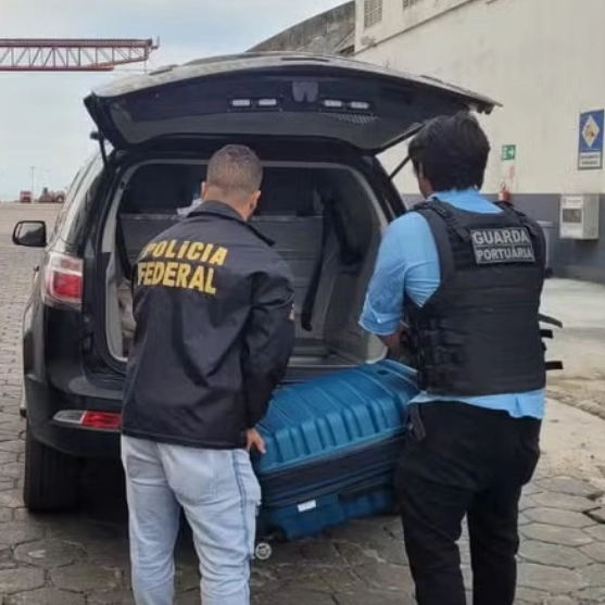 Mulher é presa com carga de cocaína avaliada em mais de R$ 2 mi dentro de cruzeiro na Bahia