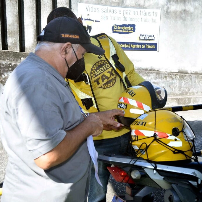 Semob inicia vistoria de mototáxis em Salvador